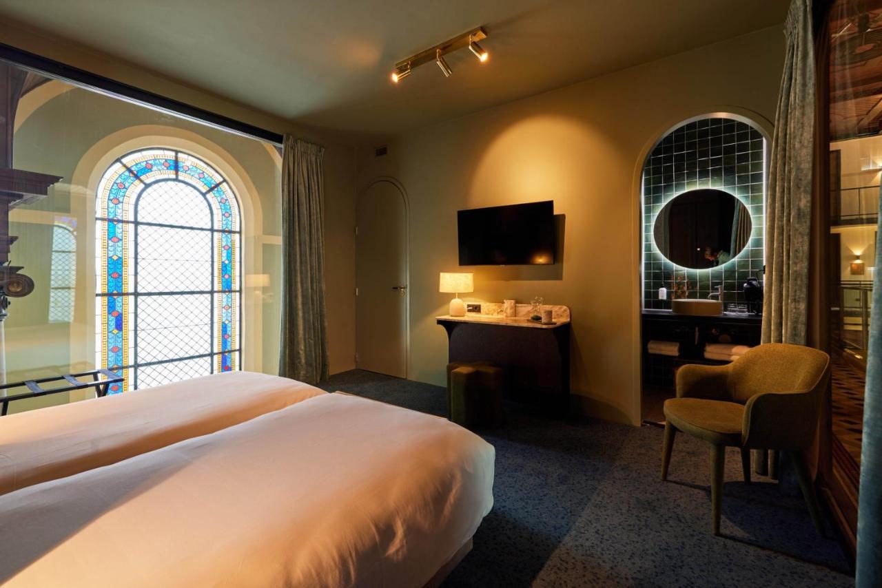 Heavens Hotel 4*